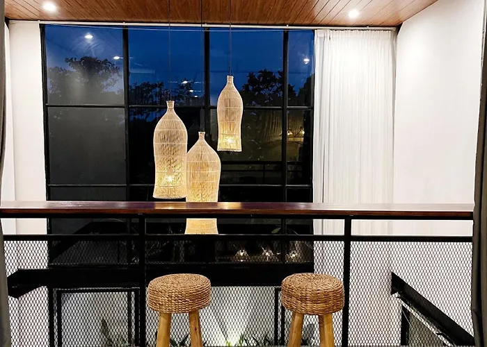 Loft With Rooftop! Hidden Gem! Villa