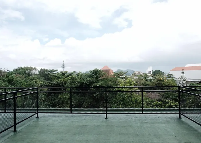 Loft With Rooftop! Hidden Gem! *