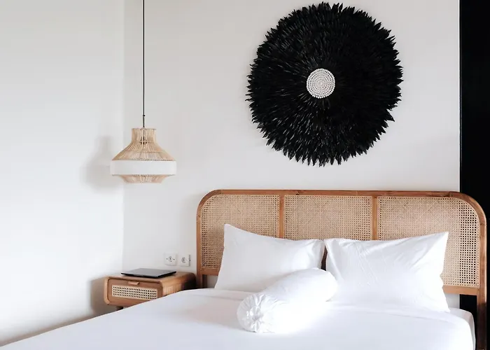 Loft With Rooftop! Hidden Gem! *
